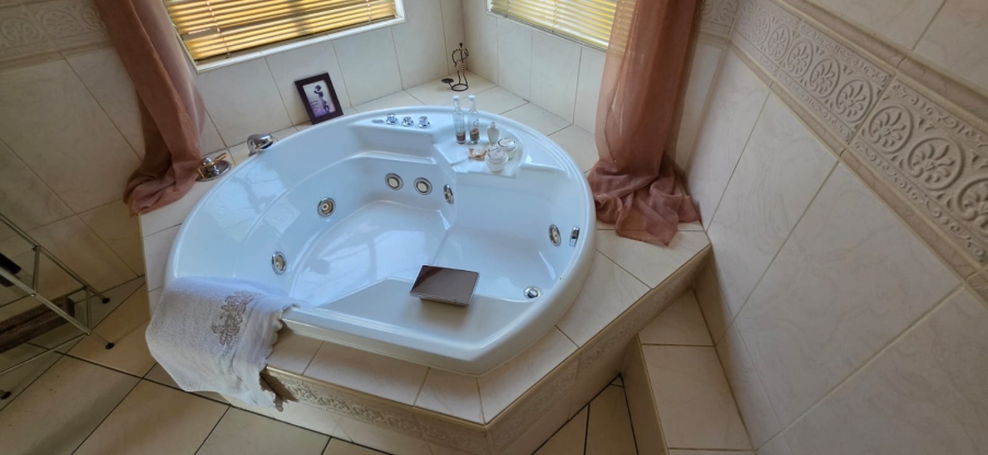 4 Bedroom Property for Sale in Cashan North West